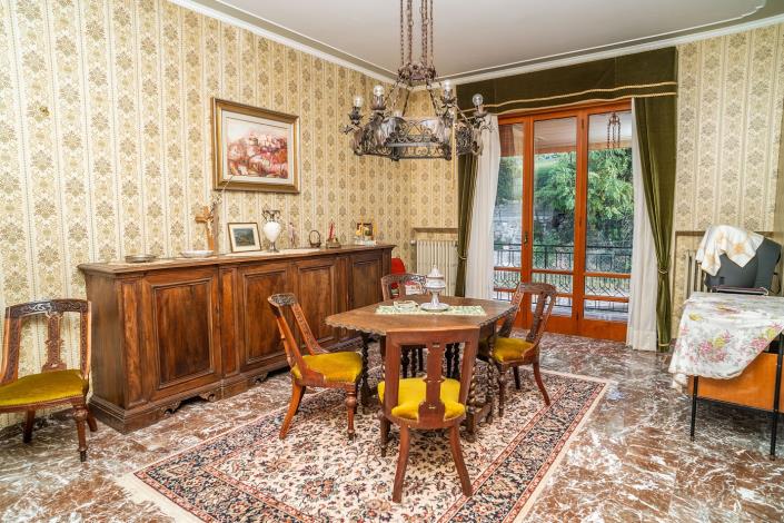 Image No.25-5 Bed Villa / Detached for sale