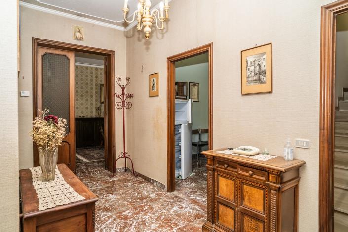Image No.34-5 Bed Villa / Detached for sale