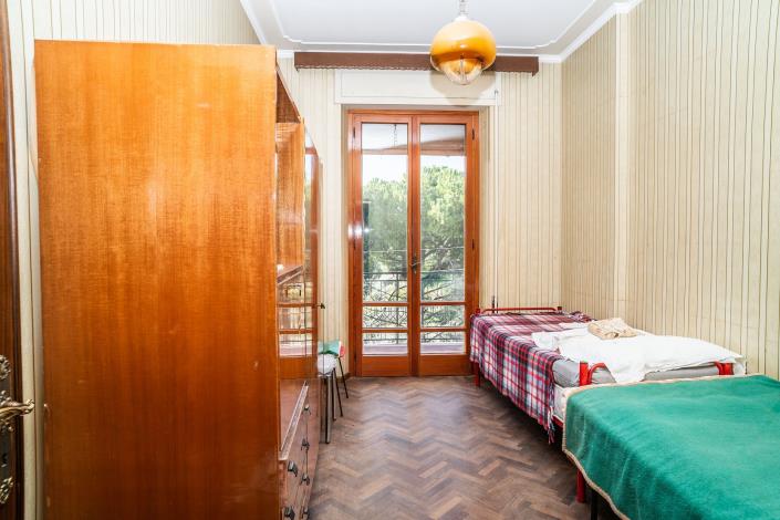 Image No.39-5 Bed Villa / Detached for sale