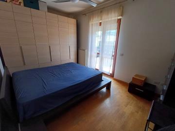 VU084--15-