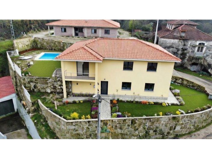 Image No.9-3 Bed House for sale