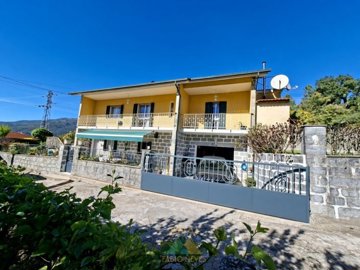 1 - Ponte da Barca, Casa