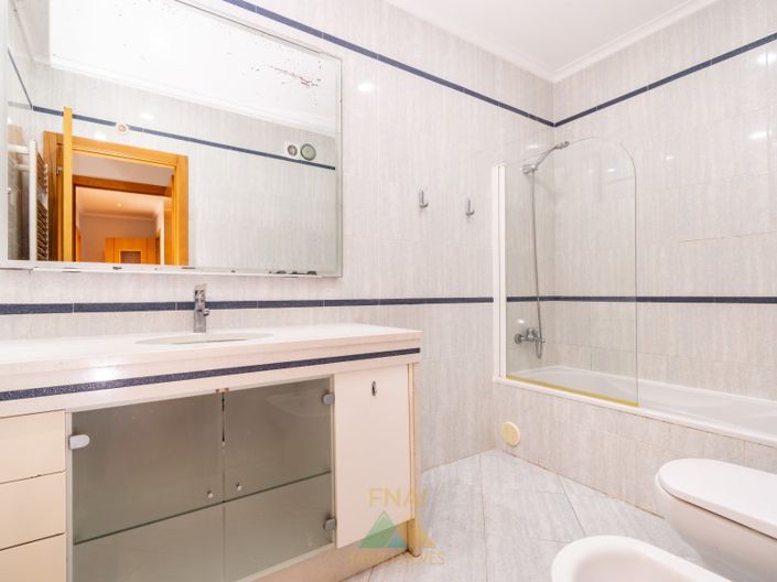 Image No.10-3 Bed Apartment for sale