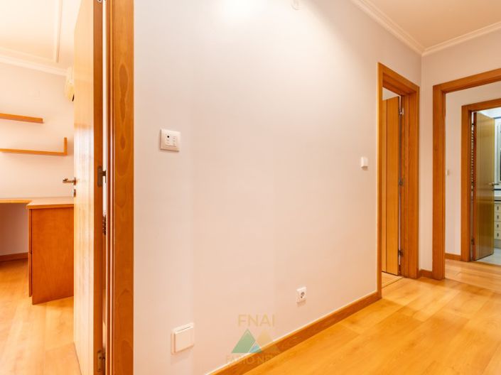 Image No.17-3 Bed Apartment for sale