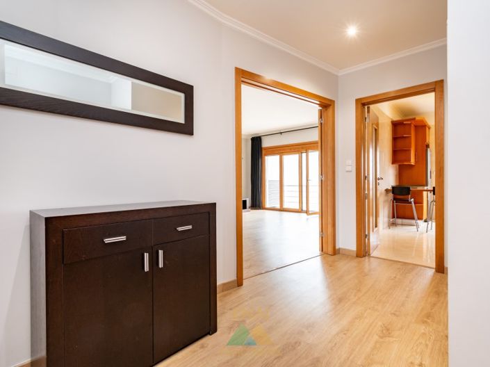 Image No.18-3 Bed Apartment for sale