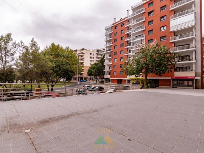 Image No.24-3 Bed Apartment for sale