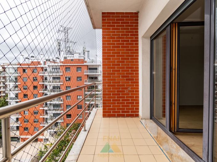 Image No.25-3 Bed Apartment for sale
