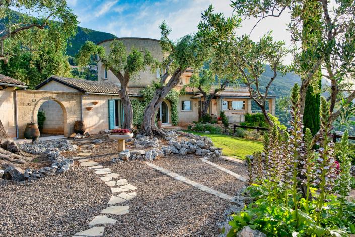 Image No.3-6 Bed Villa / Detached for sale