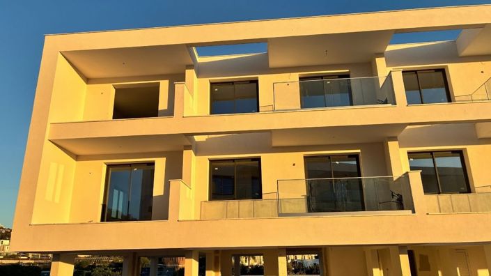 Image No.17-2 Bed Apartment for sale