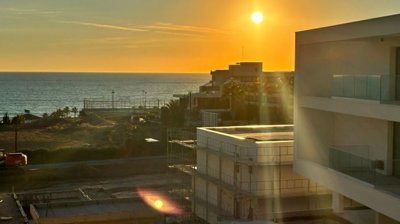 Brand New 2 Bedroom  Seaview Apartment 150m from the Beach, Kissonerga, Paphos