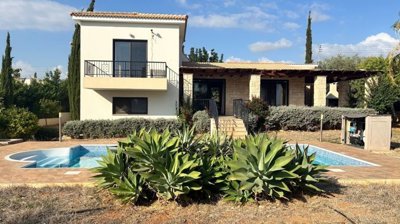 Spacious 4-Bedroom Corner Property in the Prestigious Secret Valley Golf Resort