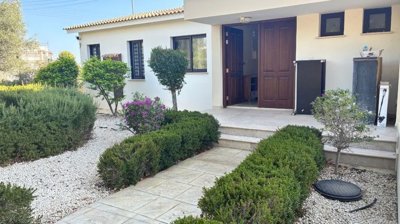 Spacious 4-Bedroom Corner Property in the Prestigious Secret Valley Golf Resort
