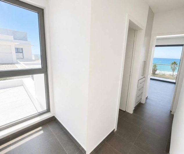 Image No.12-3 Bed Villa for sale