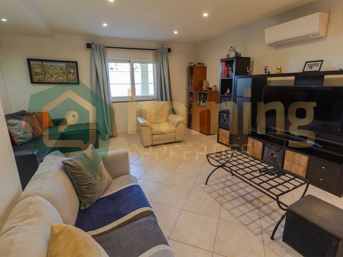 Image No.12-4 Bed House for sale