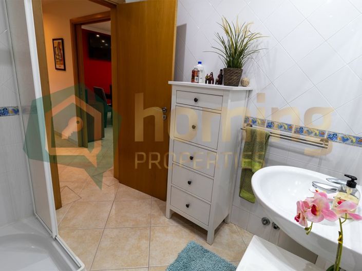 Image No.18-4 Bed House for sale