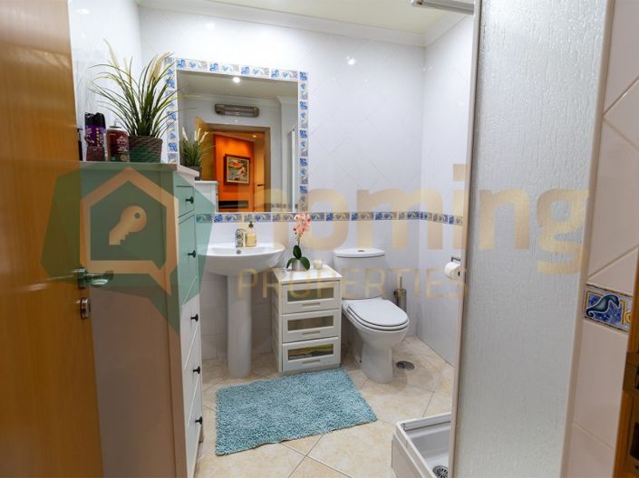 Image No.19-4 Bed House for sale