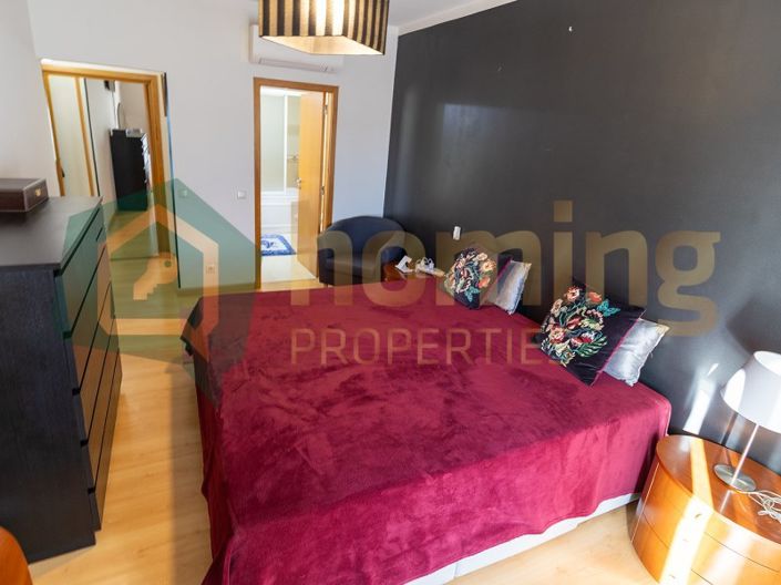 Image No.2-4 Bed House for sale