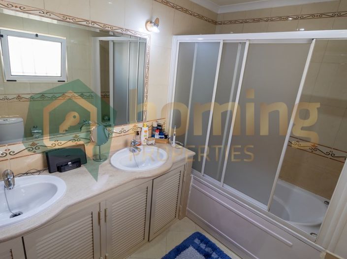 Image No.4-4 Bed House for sale