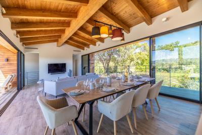 14-villa-legna-dining-room