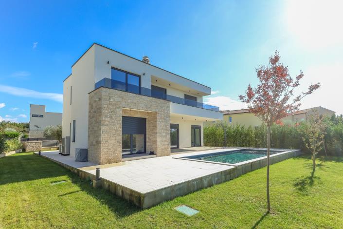 Image No.2-Villa / Détaché de 4 chambres à vendre à Porec