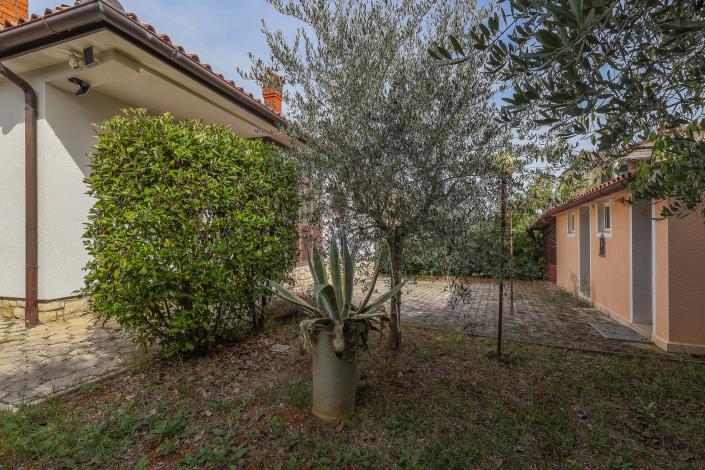 Image No.39-3 Bed Bungalow for sale