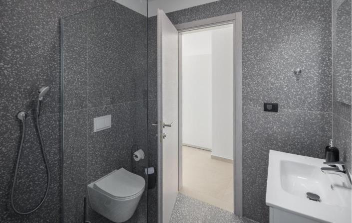 Image No.24-4 Bed House/Villa for sale