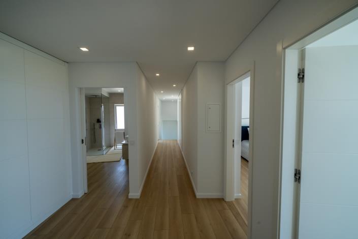 Image No.11-4 Bed House for sale