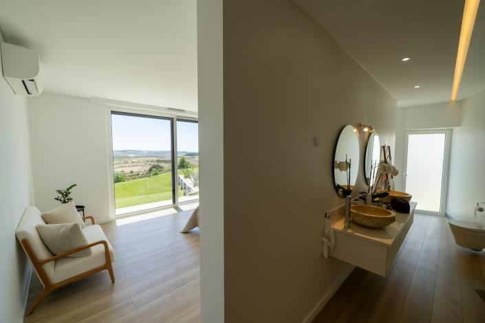 Image No.14-4 Bed House for sale
