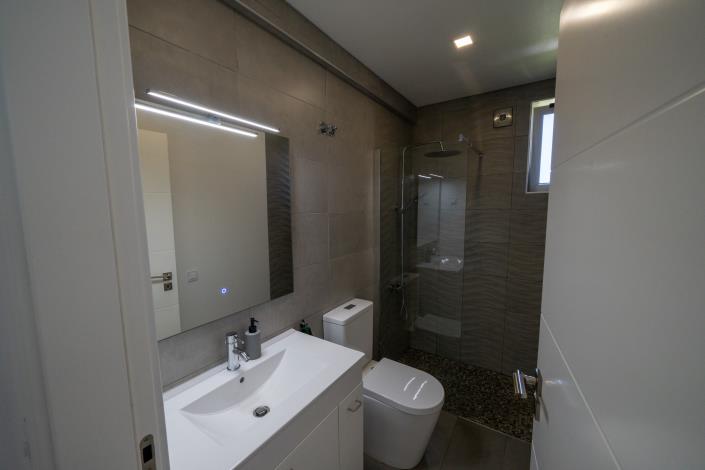 Image No.22-4 Bed House for sale