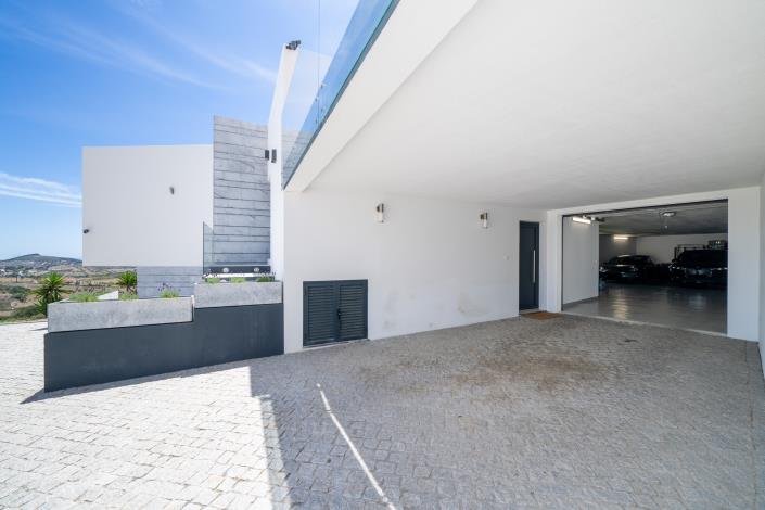 Image No.24-4 Bed House for sale