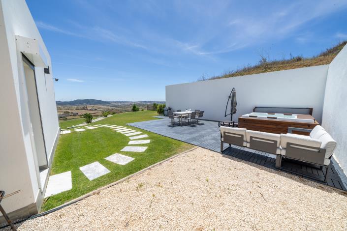 Image No.27-4 Bed House for sale
