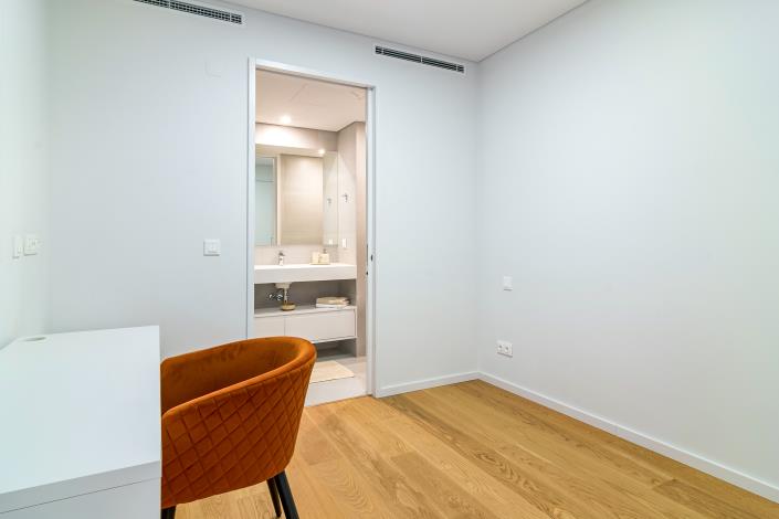 Image No.20-2 Bed Apartment for sale