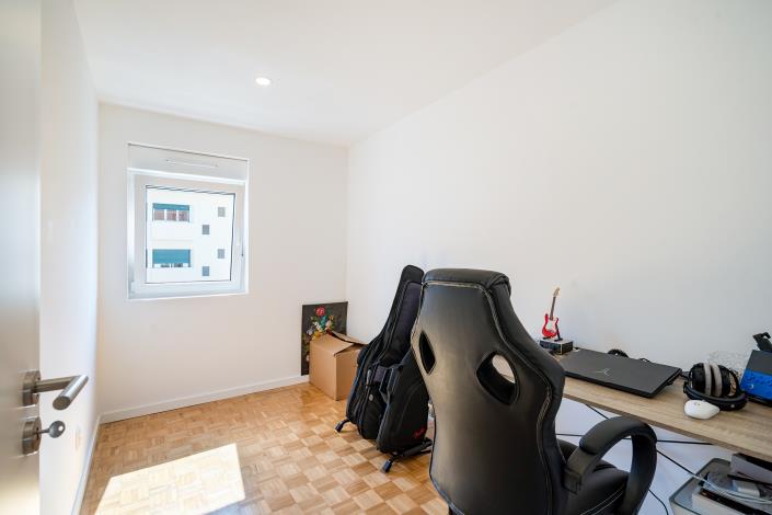 Image No.17-3 Bed Apartment for sale