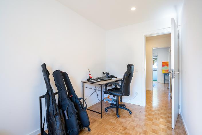 Image No.21-3 Bed Apartment for sale