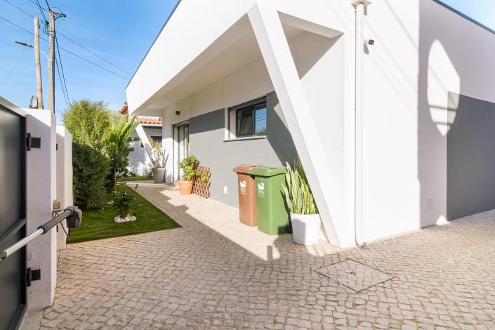 Image No.30-4 Bed House for sale