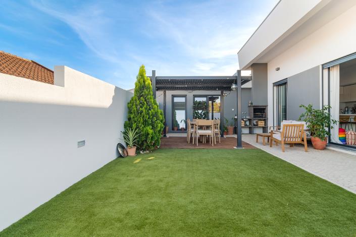 Image No.24-4 Bed House for sale