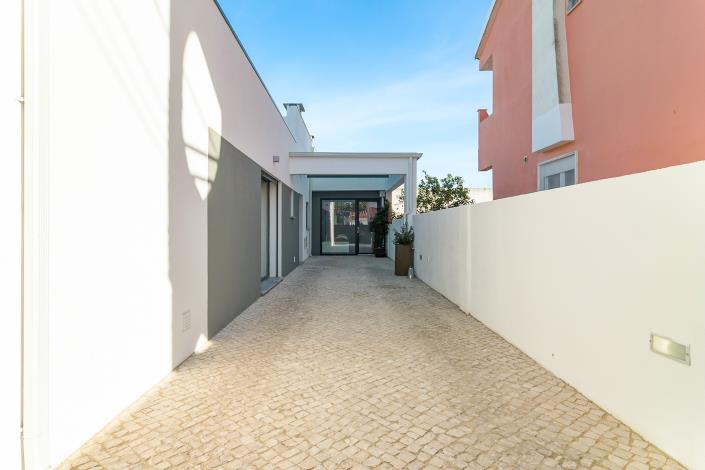 Image No.31-4 Bed House for sale