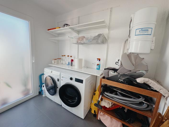 Image No.26-4 Bed House for sale