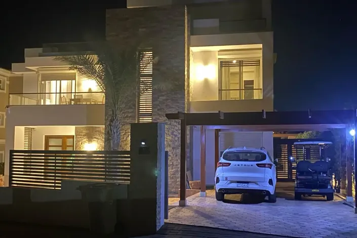 Image No.3-4 Bed Villa for sale