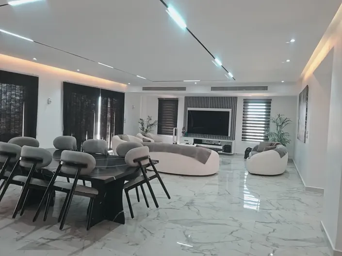Image No.17-6 Bed Villa for sale