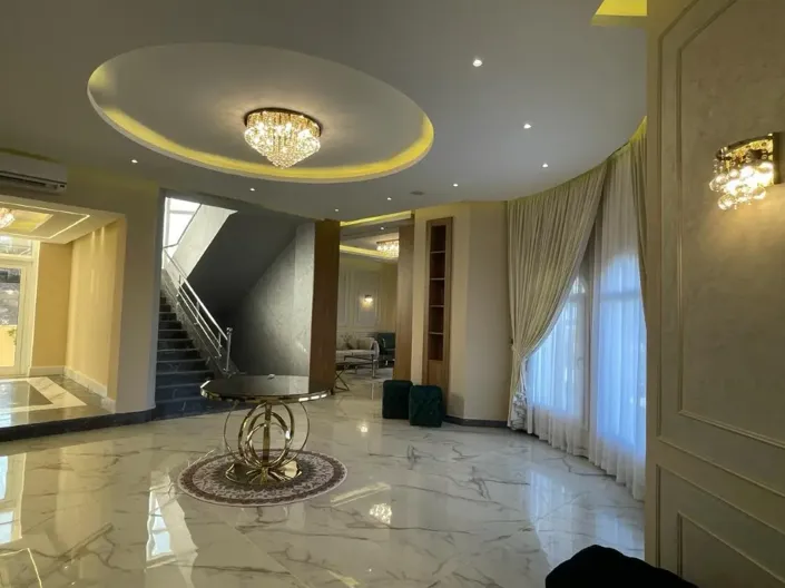 Image No.8-7 Bed Villa for sale