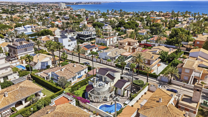 Image No.2-Villa de 5 chambres à vendre à Orihuela Costa