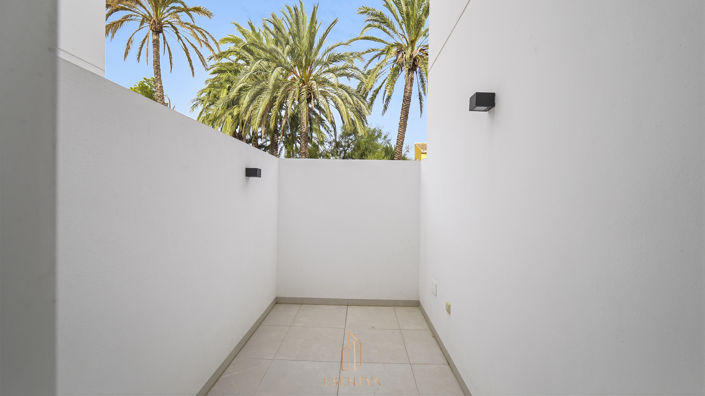 Image No.31-4 Bed Villa for sale
