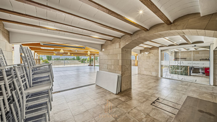 Image No.39-14 Bed Villa for sale