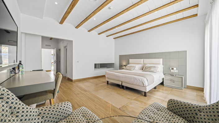 Image No.48-14 Bed Villa for sale