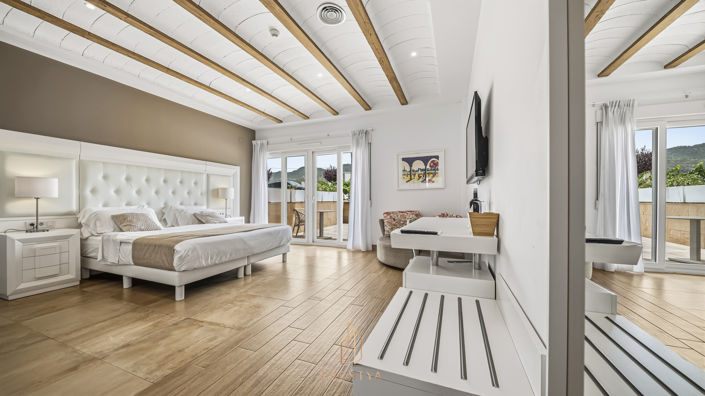 Image No.49-14 Bed Villa for sale