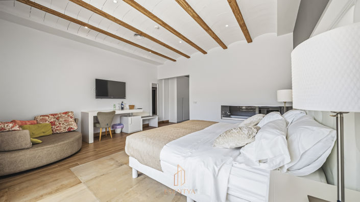 Image No.51-14 Bed Villa for sale