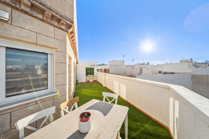 Image No.21-2 Bed Property for sale