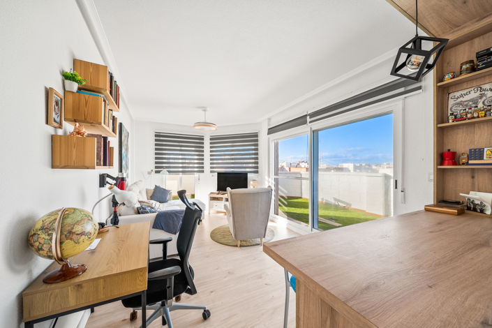Image No.7-2 Bed Property for sale