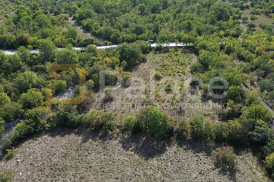 zemljiste-visokog-potencijala-uz-put-blizu-gp-bilice-3645-m2_5